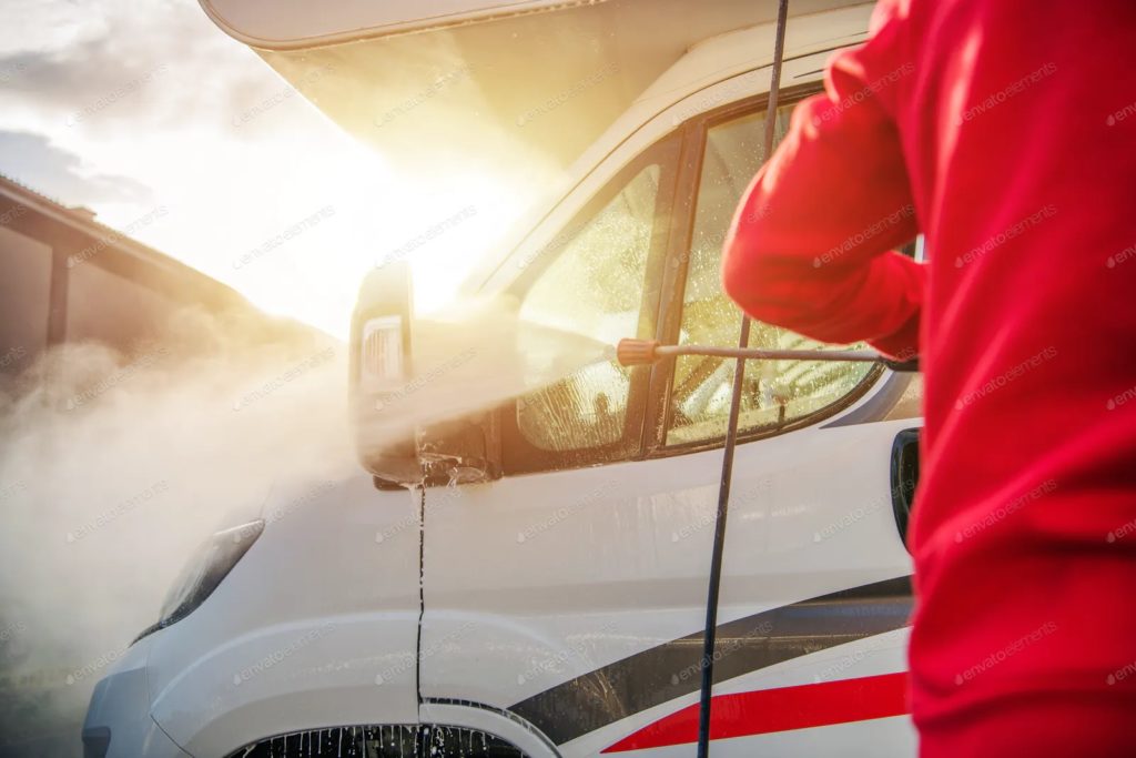Camper wassen bij Carwash Heemstede