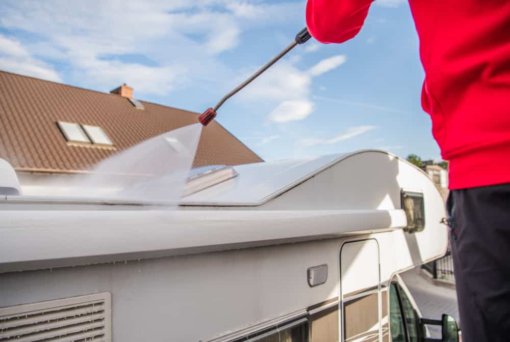 Camper wassen bij Carwash Heemstede